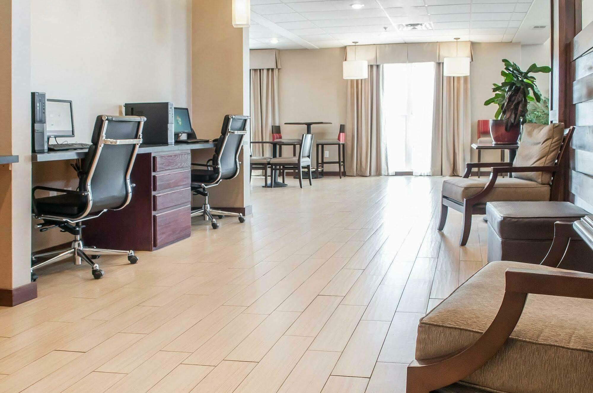 Comfort Suites Farmington Exteriér fotografie