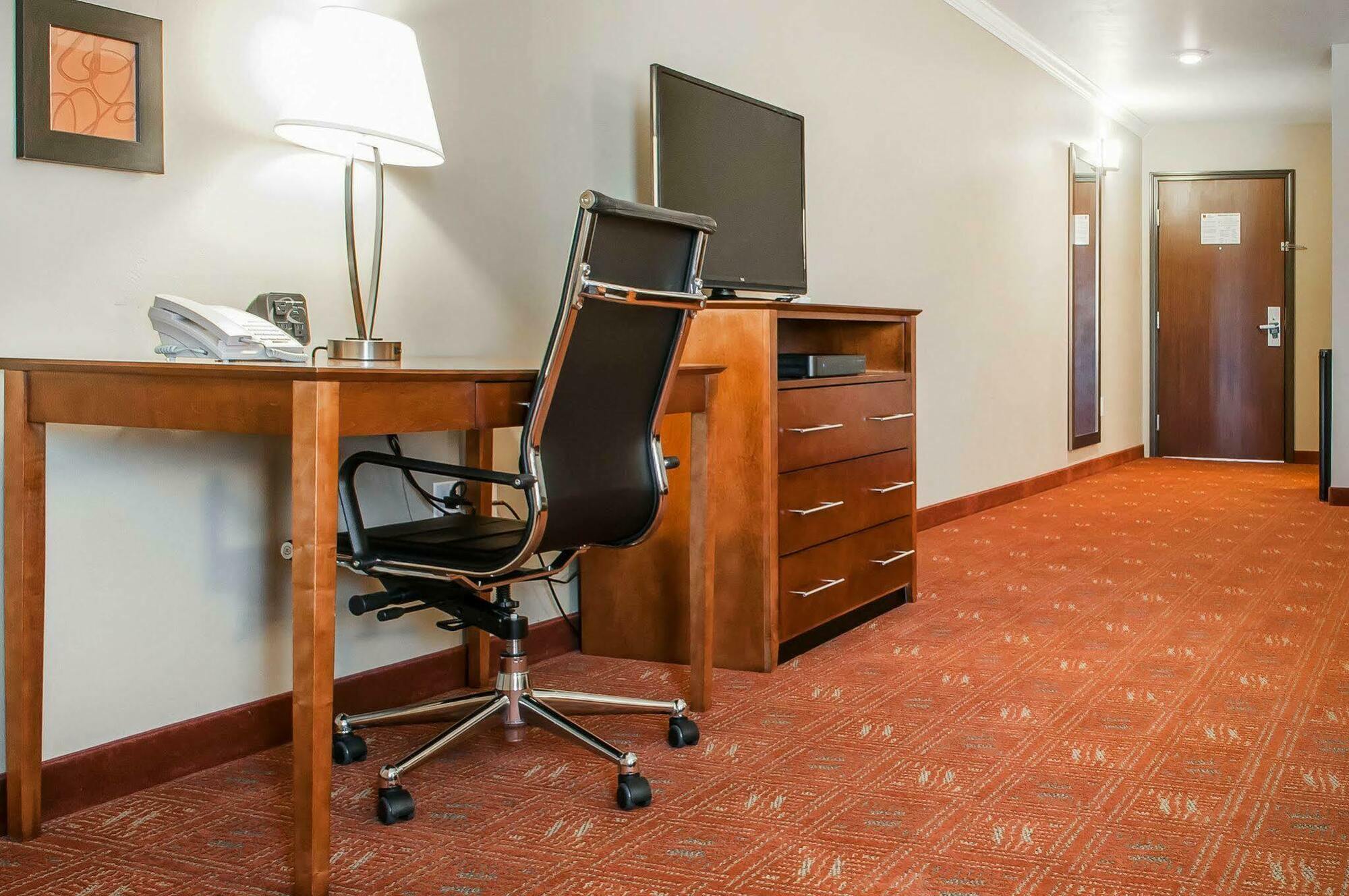Comfort Suites Farmington Exteriér fotografie